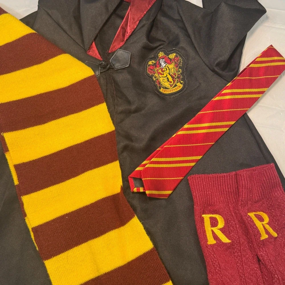 Harry Potter Gryffindor Robe Costume Set Kids Small 4-6 Scarf Tie Socks Disguise